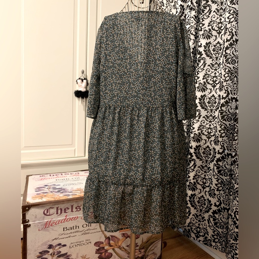 Park and fifth oversize v-neck dress - Picture 2 of 9